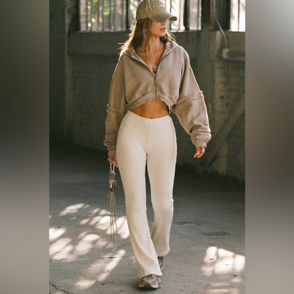 SOLD JOAH BROWN Fitted Mini Flare Pant Natural Luxe Knit NWT Size XS/Small - Picture 7 of 13